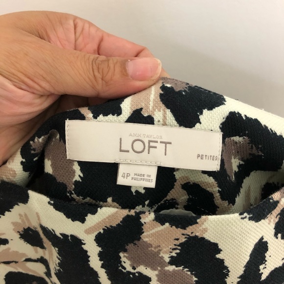 Ann Taylor Loft Petites Leopard Print Mini Skirt - Picture 4 of 5
